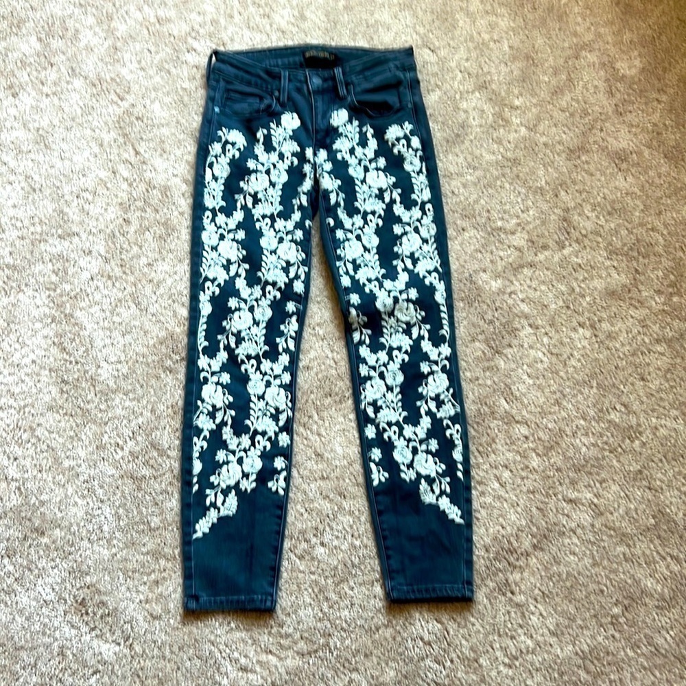 Genetic Embroidered Skinny Ankle Jeans